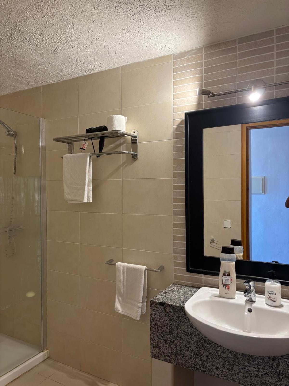 Es Grop Apartamentos Пуртинач Экстерьер фото